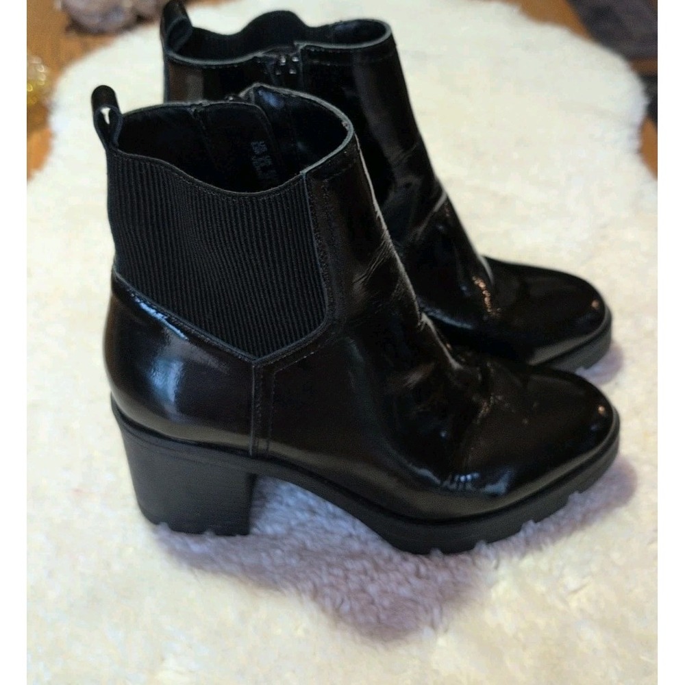 Naturalizer Verney Patent Leather Lug Heel Ankle Boots Side Zip Sz 8.5 W Black